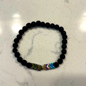 NWOT Lava stone multicolored arrow bracelet.